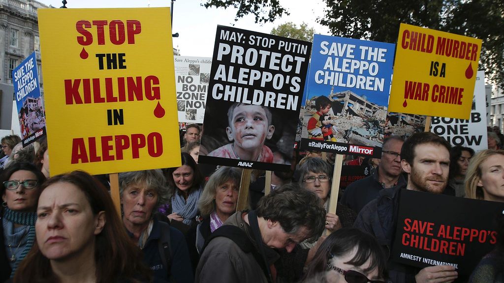 the center of the war On behalf of the survivors of Aleppo children was organized a demonstration in London on Saturday, 22 October.  It is Monday, 24.10.  is one of Helsinki's turn to demonstrate - UN day.  Copyright: AFP / Lehtikuva.  Photo: Daniel Leal-Olivas.