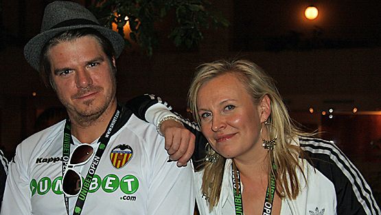 Jussi Heikelä ja Heli Sutela Unibet Open pokeriturnauksessa Prahassa. Kuva: MTV3.