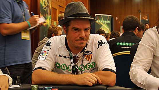 Jussi Heikelä  Unibet Open pokeriturnauksessa Prahassa. Kuva: MTV3.