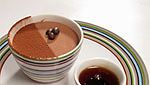 kahvi-suklaajäädyke ja kahvisiirappi