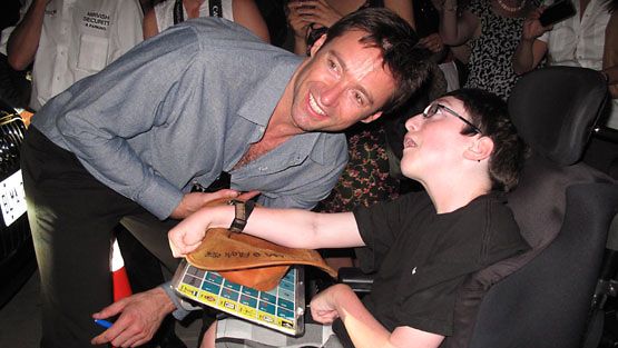 Hugh Jackman tapasi nuoren pyörätuolissa istuvan faninsa