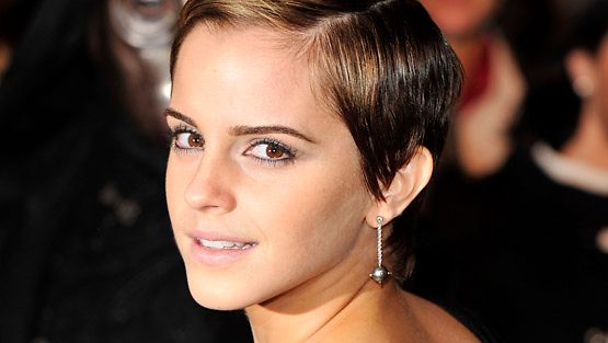 Emma Watson edusti Harry Potter -elokuvan ensi-illassa.