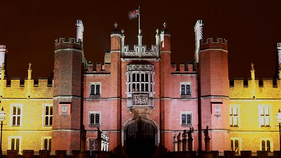 Hampton Court on yksi Englannin kuuluisimmista kummitustaloista