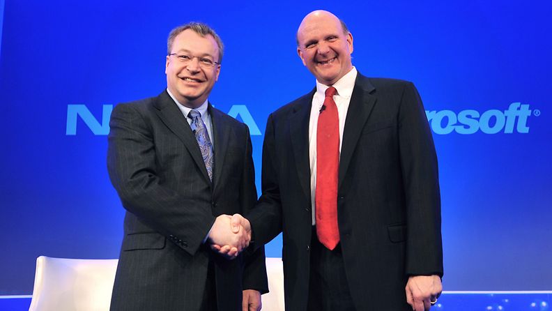 Nokian johtaja Stephen Elop ja Microsoftin johtaja Steve Ballmer Lontoossa 11.2.2011.
