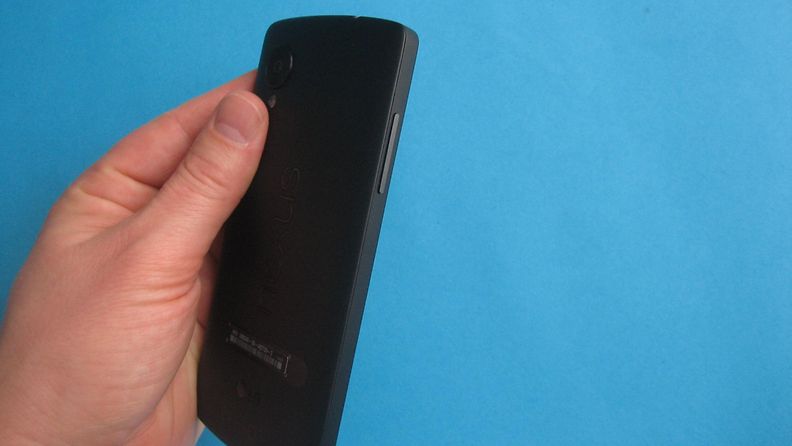 LG:n valmistama Nexus 5 Android-kännykkä.
