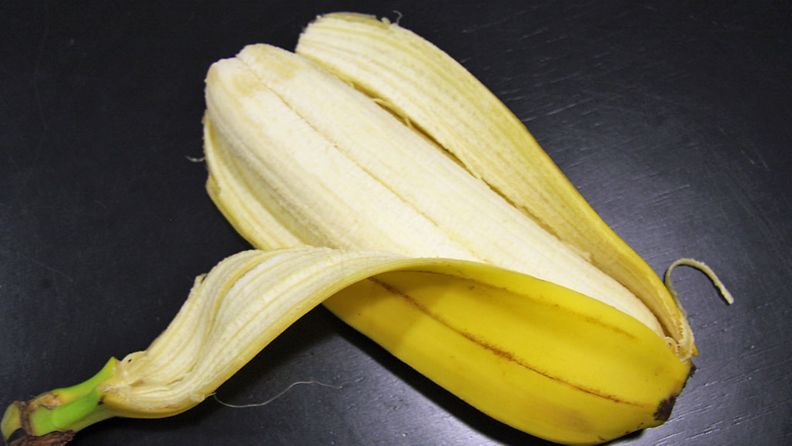 Banaanit olivat kasvaneet kiinni toisiinsa saman kuoren alle. 