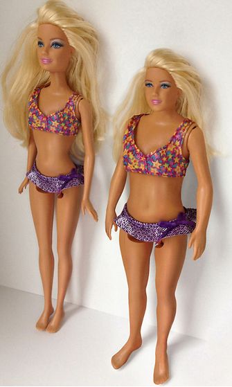 Nickolay Lamm muokkasi Barbiesta oikean naisen näköisen. Kuvassa perinteinen Barbie-nukke ja Barbie tavallisen naisen mitoissa.