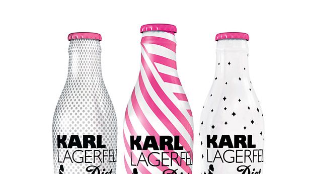 2011: Chanelin luova johtaja Karl Lagerfeld uudisti vuonna 2011 keräilykokisten pullot.