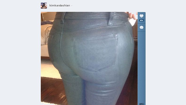 Kim Kardashian laittoi kuvan takapuolestaan nettiin.