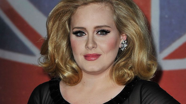 Adele oli ennen raskauttaan viimeisen kerran näkyvästi julkisuudessa helmikuussa 2012.