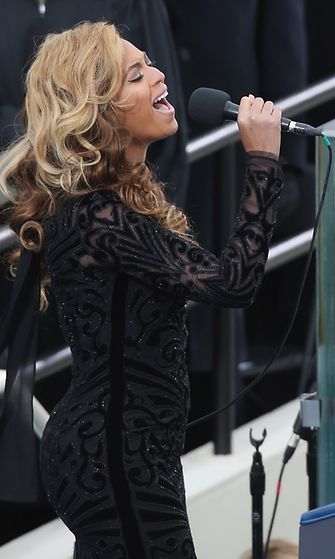 Beyoncé Knowles esitti Yhdysvaltain kansallislaulun presidentti Barack Obaman virkaanastujaisissa 2013.