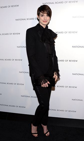 8.1.2013: Anne Hathaway National Board Of Review Awards -gaalassa.