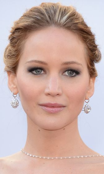 Jennifer Lawrence 2013 vuoden Oscar-gaalassa.