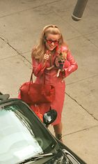 Reese Witherspoon Legally Blonde -elokuvassa, 2000