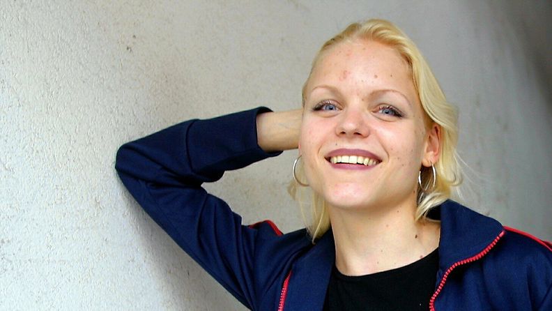  Kirjailija Kira Poutanen Helsingissä elokuussa 2001. 