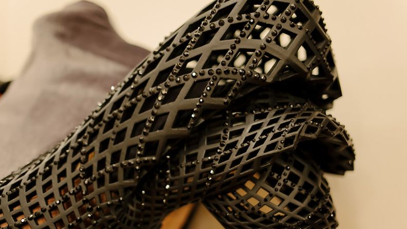 Dita Von Teese esitteli maailman ensimmäisen 3D-printatun mekon.