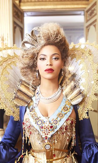 Beyoncén The Mrs. Carter Show World Tour -kiertueen mainoskuva.
