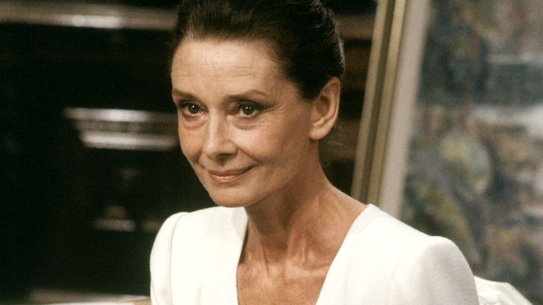 Näyttelijätär, filmitähti Audrey Hepburn Suomessa UNICEFin hyvän tahdon lähettiläänä 22. toukokuuta 1988.