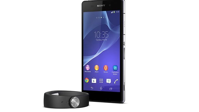 Sony Xperia Z2 -älypuhelin ja Smart Band -älyranneke
