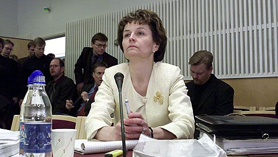 Entinen pääministeri Anneli Jäätteenmäki Irak-gate-oikeudenkäynnissä 2004.