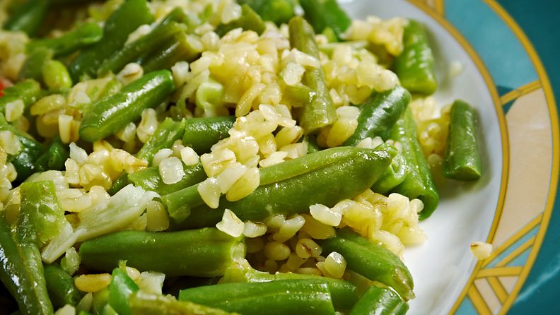 Vihreät pavut sopivat todella hyvin vähäkalorisen salaatin täytteeksi.