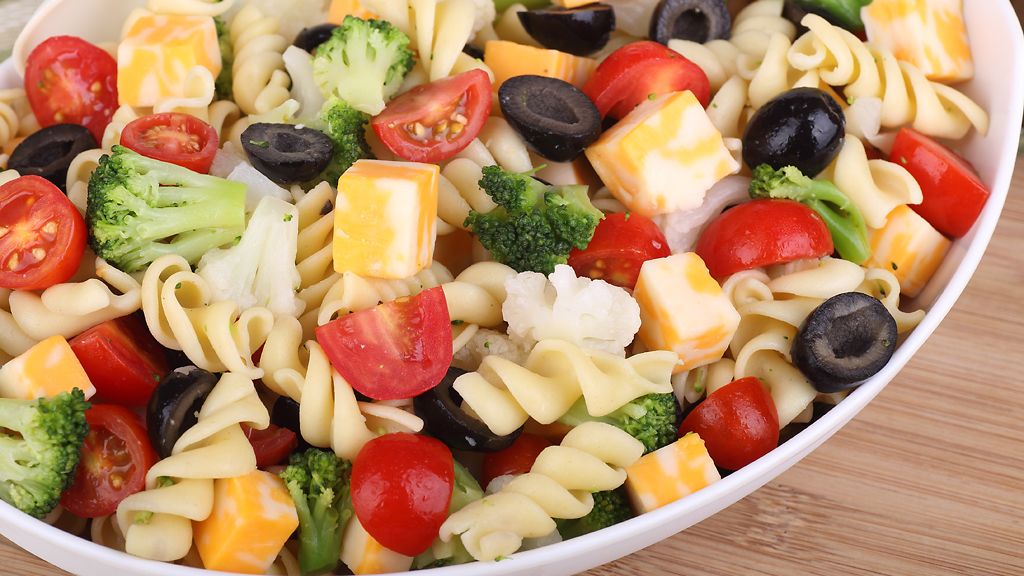 salaatti,-pasta, älä heitä ruokaa roskikseen