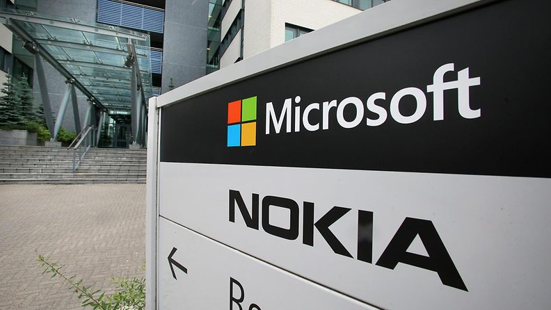 Microsoftin ja Nokian kyltit Technopolis Peltolassa Oulussa 16. heinäkuuta 2014.