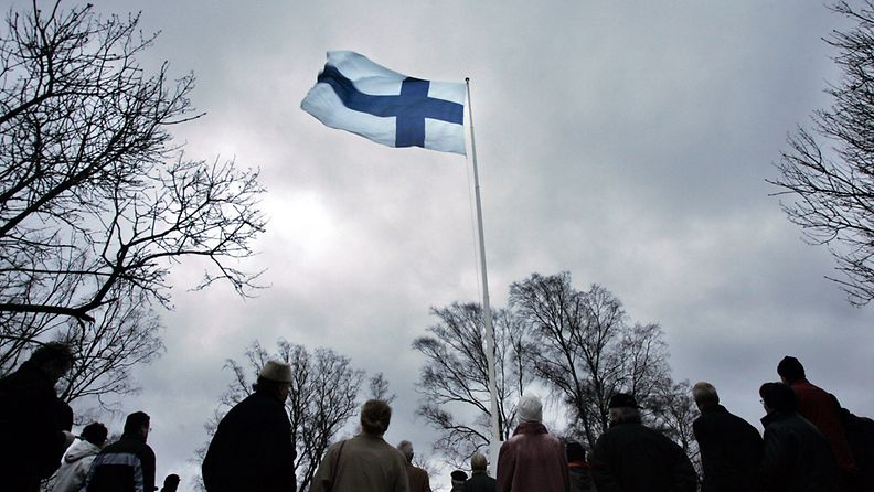 Itsenäisyyspäivänä 6. joulukuuta 2006 partiolippukunnat Katajaiset ja Rastipartio nostivat Suomen lipun salkoon Tähtitorninmäellä.