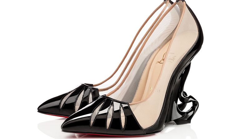 Christian Louboutinin ja Angelina Jolien suunnittelemat kengät (1)