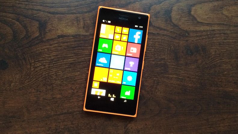 Nokia Lumia 735, "Selfie-kännykkä"