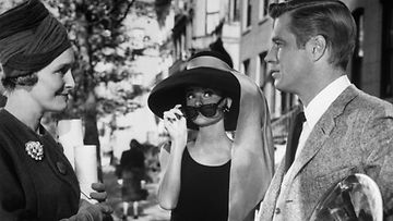 Audrey-Hepburn-and-George-Peppard-in-Breakfast-at-Tiffany's-1961