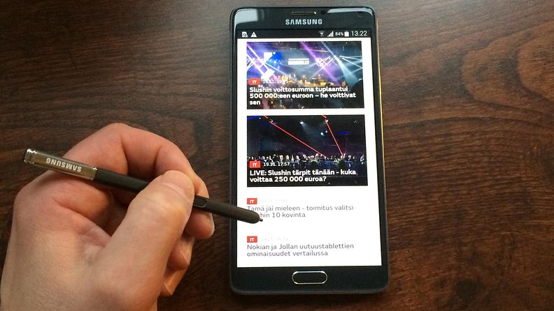 MTV Uutiset -sovellus Samsung Galaxy Note 4 -tabletilla
