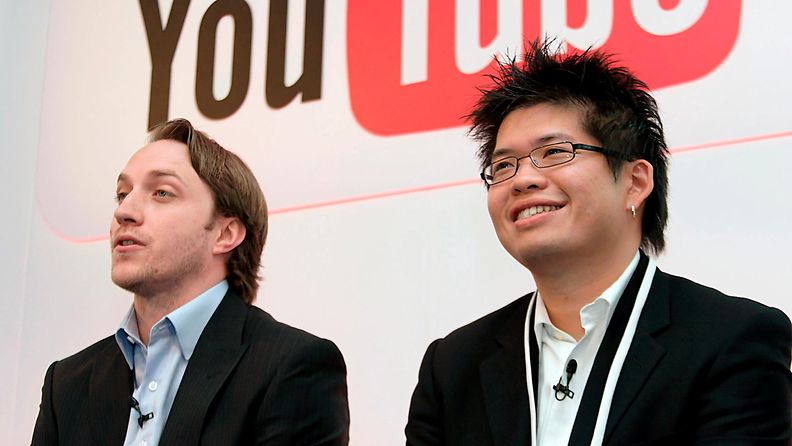 Kaksi Youtuben perustajista. 