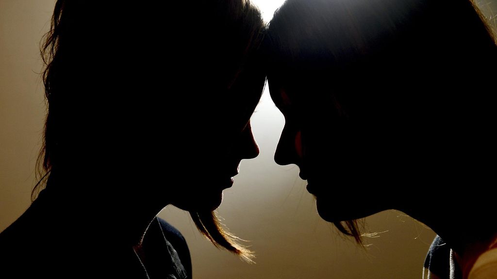 Mitä lesbot tehdä seksin aikana Lesbo orgia porno putki
