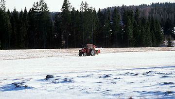 Traktori talvi lumi