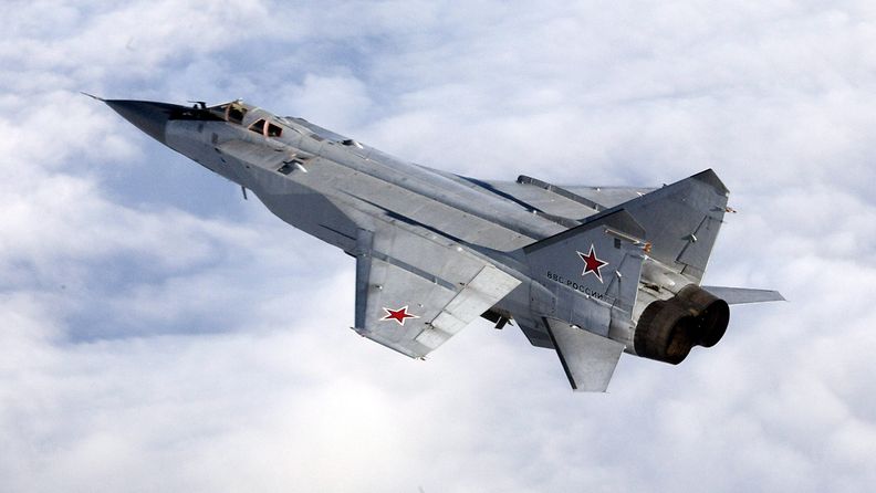 Norjan ilmavoimien julkistama kuva venäläisestä Mikoyan MiG-31 Foxhound hävittäjästä lokakuussa 2014.