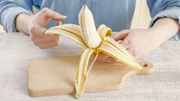 banaanin kuoriminen