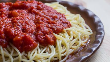 tomattikastike spagetti pasta