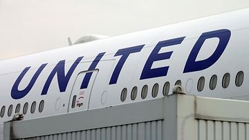 United Airlinesin kone joutui seisomaan 14 tuntia 30 asteen pakkasessa. Sunnuntaina matkustajat pääsivät jatkamaan matkaansa.