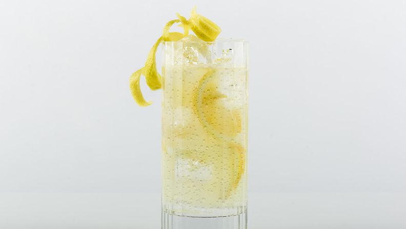 limoncello collins drinkki cocktail