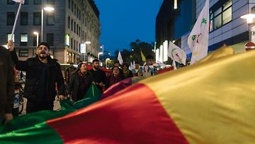 Kurdit osoittivat mieltään ympäri Eurooppaa