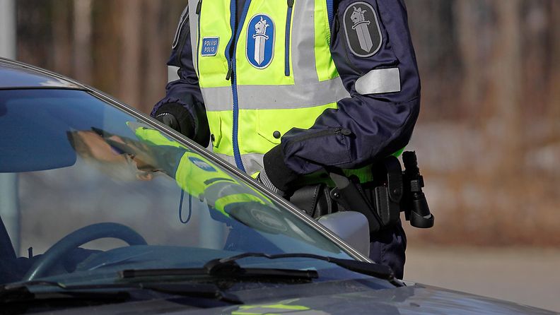 puhallutus ratsia poliisi kuvituskuva huhtikuu 2019