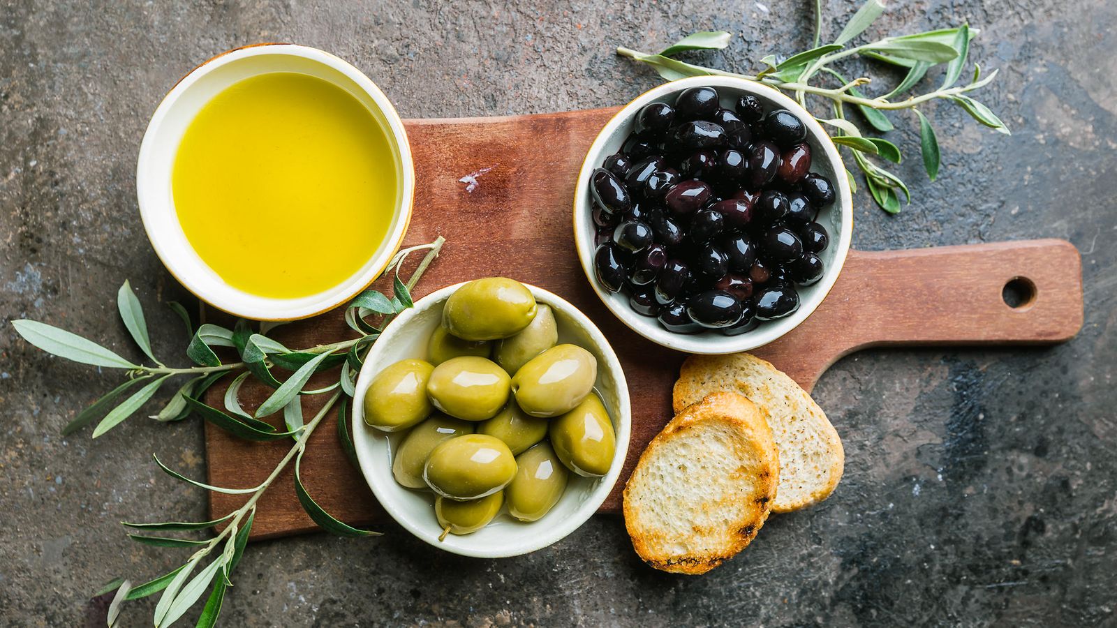 Oliivit, oliiviöljy, mustat oliivit, vihreät oliivit