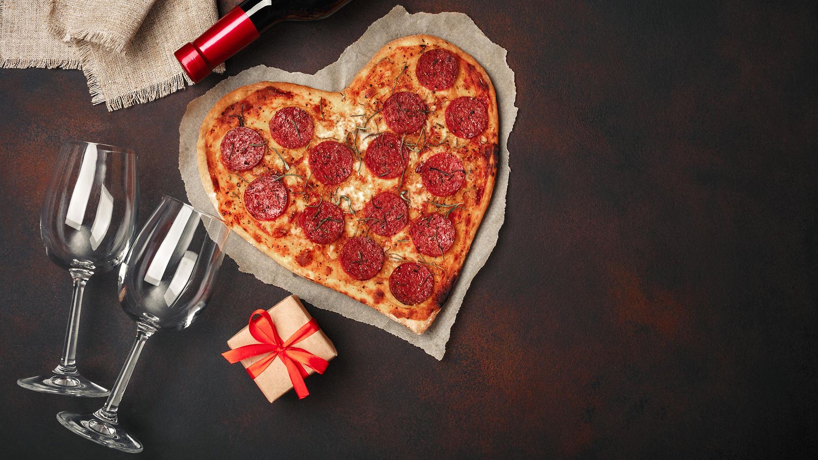 Ystävänpäivä, pizza, sydän