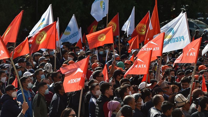 kirgisia mielenosoitus LK ladattu 061020
