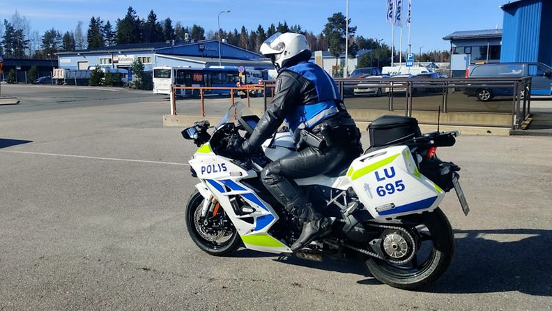 poliisi moottoripyörä mp