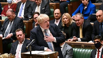 Boris Johnson puhumassa Britannian parlamentille.
