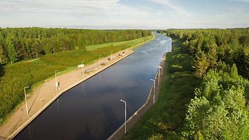 Saimaan kanava ilmakuvassa 14. kesäkuuta 2017. Kuvattu Soskuan sululta rajalle päin.