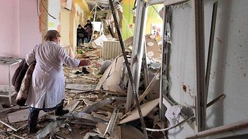 AOP Kuvassa Venäjän tulituksessa eilen tuhoutunut synnytyssairaala Mariupolissa Ukrainassa.