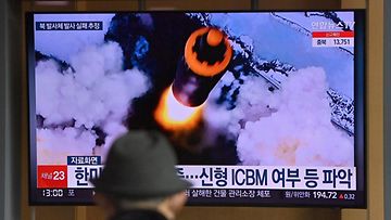Pohjois-Korean ohjuskoe televisiossa Etelä-Koreassa.